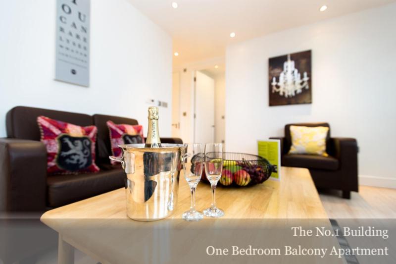 Gunwharf Quays Apartments Portsmouth Exterior foto
